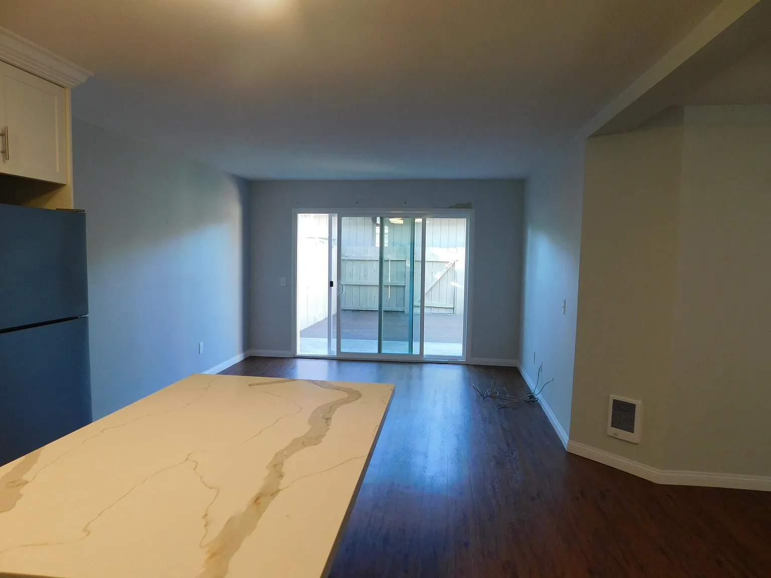 2 bed, 900 sqft, $2,850 — Photo 2