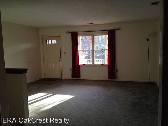 5th image of 107 Lakewood Dr