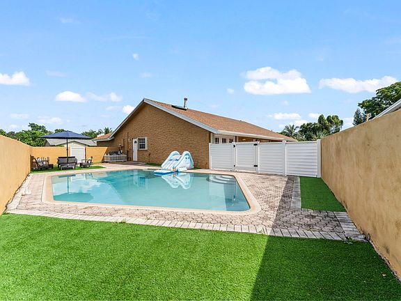 4th image of 7930 NW 44th Court