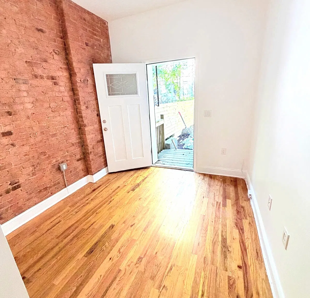 907 Jefferson Avenue — Photo 4