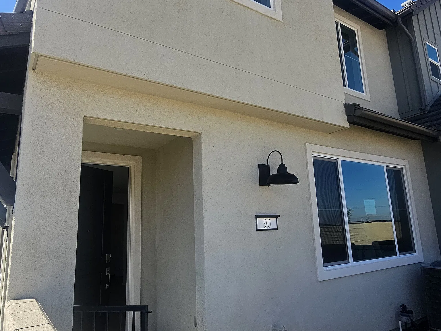 3 bed, 2.5 bath, 1824 sqft, $4,000 — Photo 2