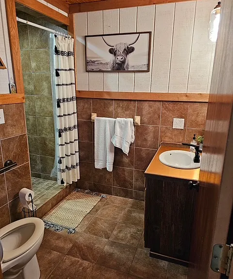 7403 FM 1624 — Photo 19