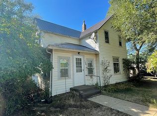 302 N Madison Ave, Isabel, SD 57633