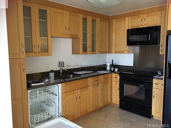 3rd image of 1009 Kapiolani Blvd APT 1811