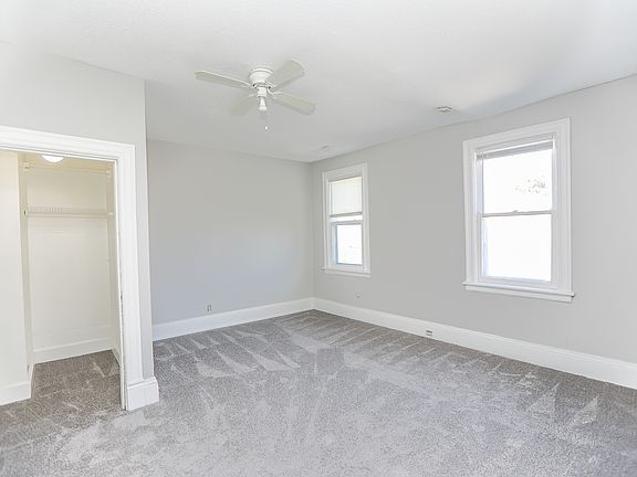 3rd image of 1031 Crawford Pkwy #B