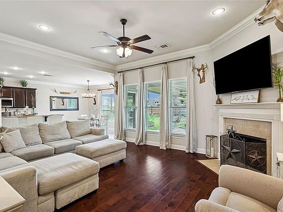 2nd image of 42277 Broderick Ave