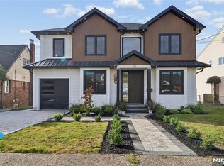 130 Danna Way, Saddle Brook, NJ 07663