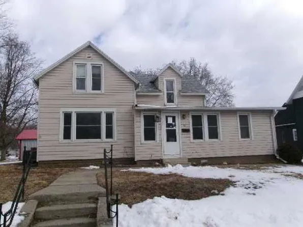 41 6th St, Woodbine, IA 51579