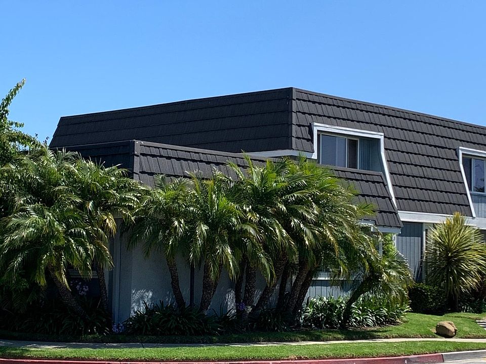 Desirable Mariners Cover - front of complex