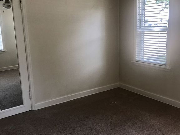 4th image of 313 Coronado Blvd