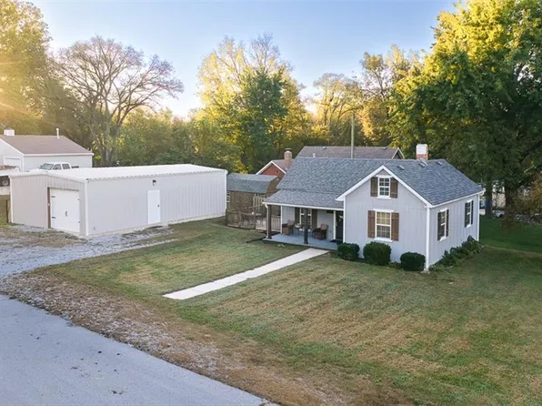 603 Shawnee St, Tonganoxie, KS 66086