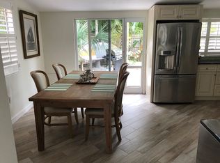 5018 Commonwealth Dr, Sarasota, FL 34242