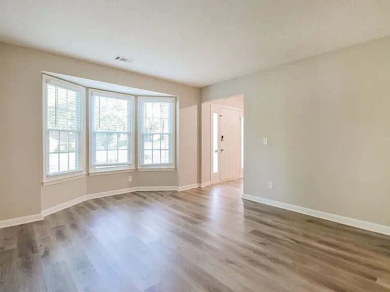 547 Riverbirch Trce — Photo 11