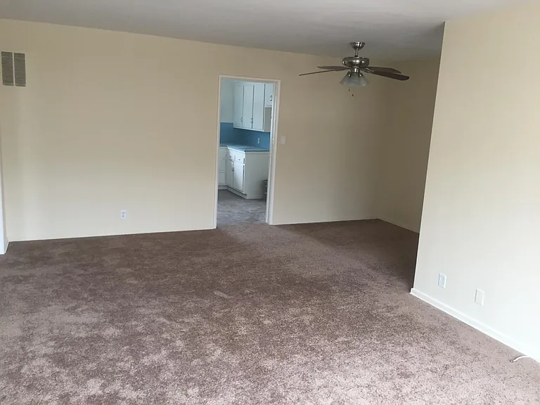 15003 Dickens St — Photo 6