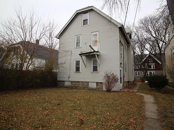 3rd image of 3309 W Clybourn St #3311