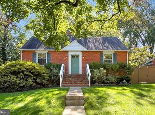 6903 Chestnut Ave, Falls Church, VA 22042