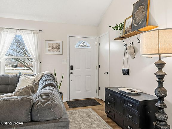 5th image of 6722 Blackhorse Dr