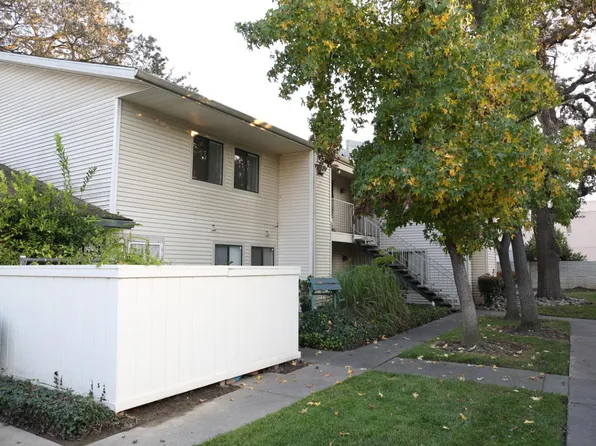 712 McCoy Ct APT 59, Lodi, CA 95240