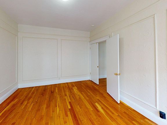 5th image of 1689 Commonwealth Ave #32