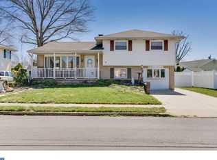 4 Cannon Dr, Hamilton, NJ 08690