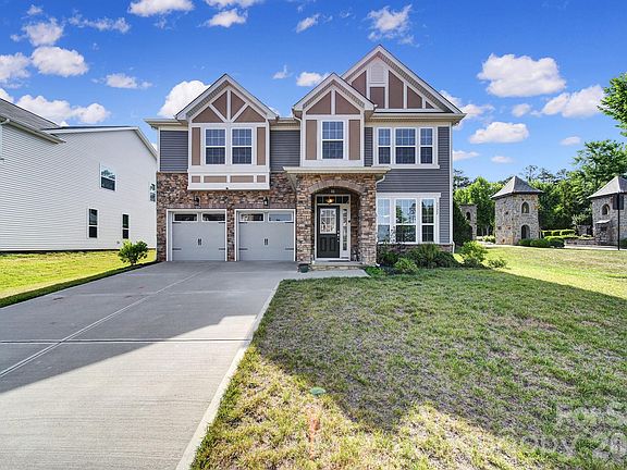 2nd image of 3322 Helmsley Ct