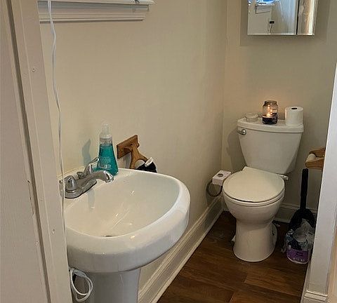 5th image of 450 E Girard Ave #2R