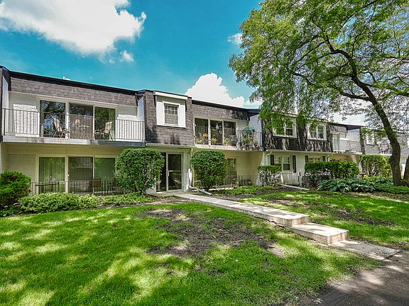4th image of 1125 Royal Street George Dr #208