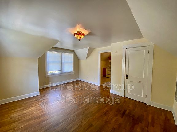 4th image of 203 California Ave #B