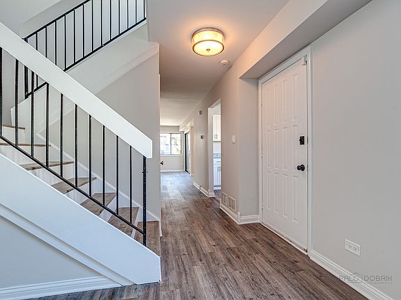 5th image of 1032 Stockton Ct
