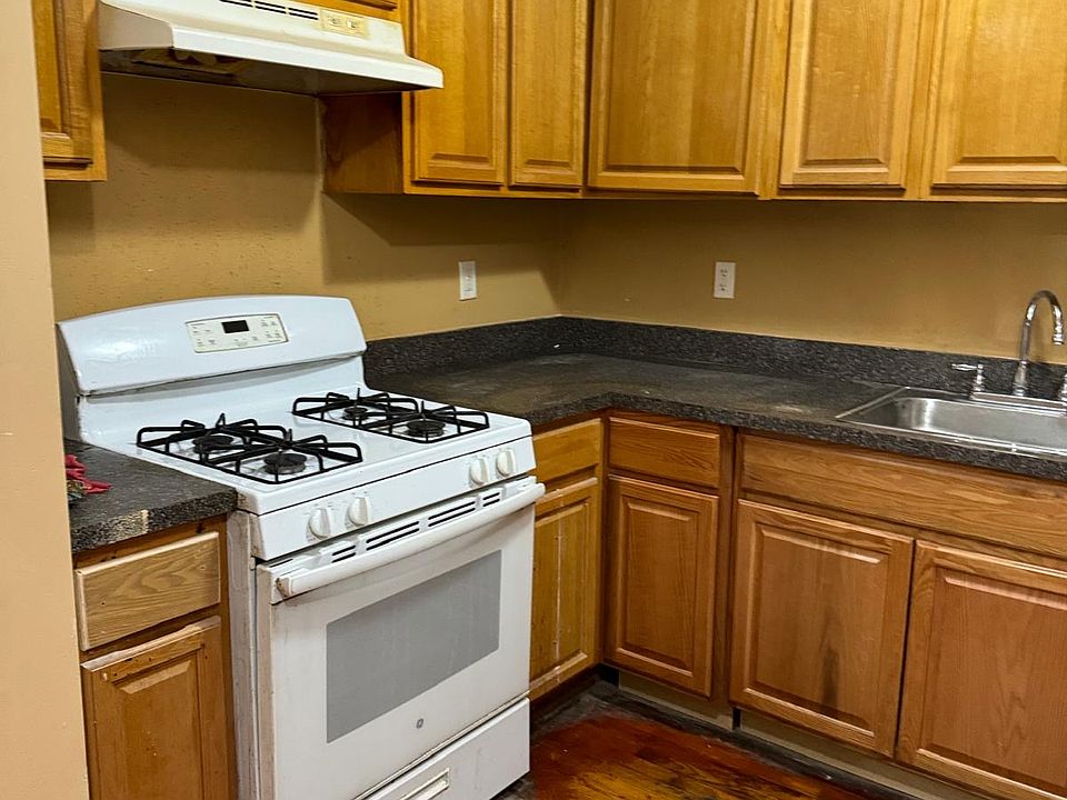 2nd image of 2921 Seagirt Ave #3