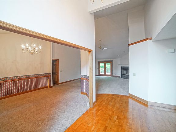 3rd image of 13 Berwick Ct
