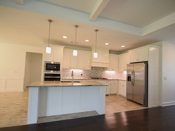 4th image of 4205 Bermuda Ave