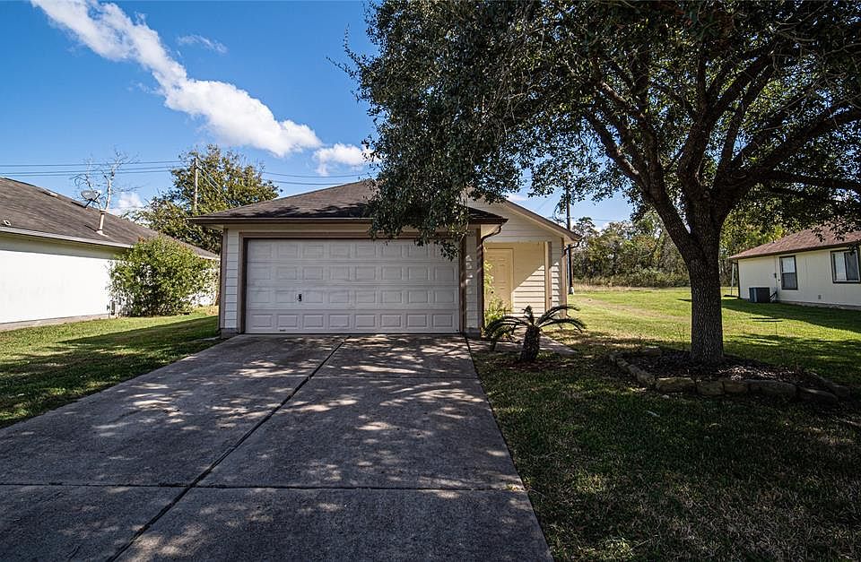 1st image of 5206 Riverwood Dr