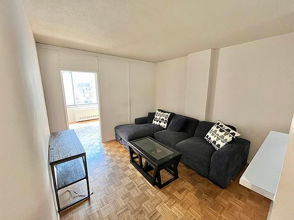2nd image of 127 E 30th St APT 4D