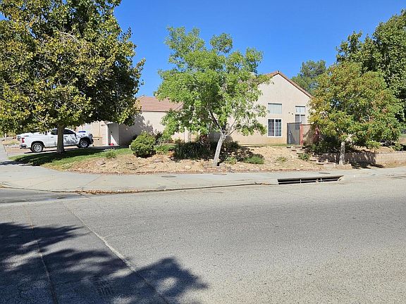 3rd image of 2629 Cloverdale Ct
