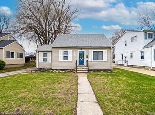 21906 Fresard St, Saint Clair Shores, MI 48080