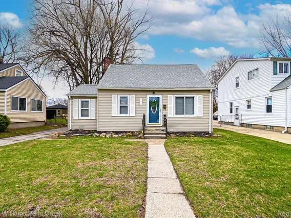 21906 Fresard St, Saint Clair Shores, MI 48080