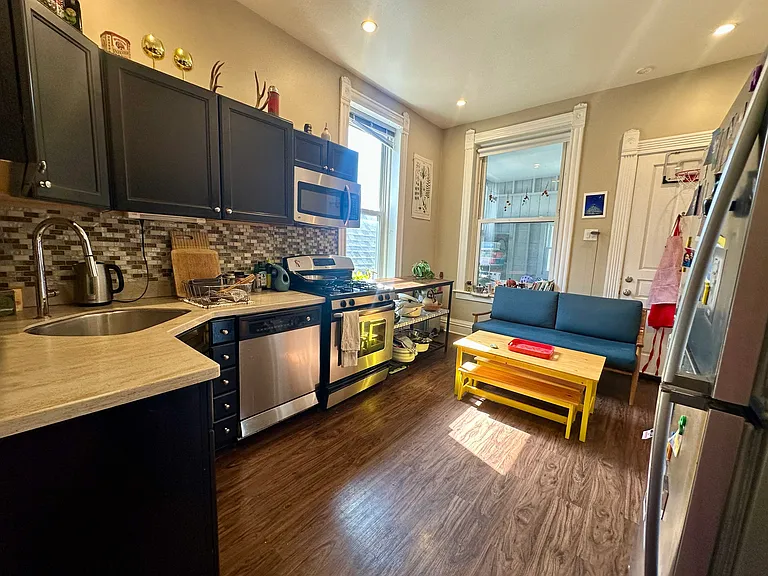 2119 W Potomac Ave #2 — Photo 9
