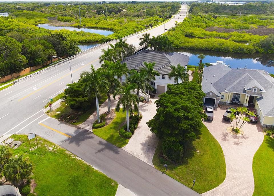 1012 Bayview Dr, Nokomis, FL 34275 MLS A4582522 Zillow