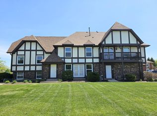 1642 Country Lakes Dr, Naperville, IL 60563