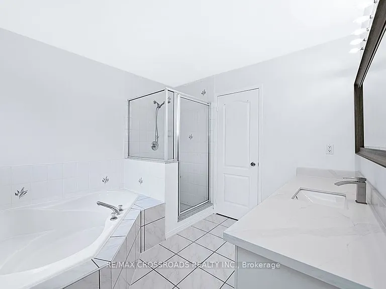 7 McAlpine Ave — Photo 7