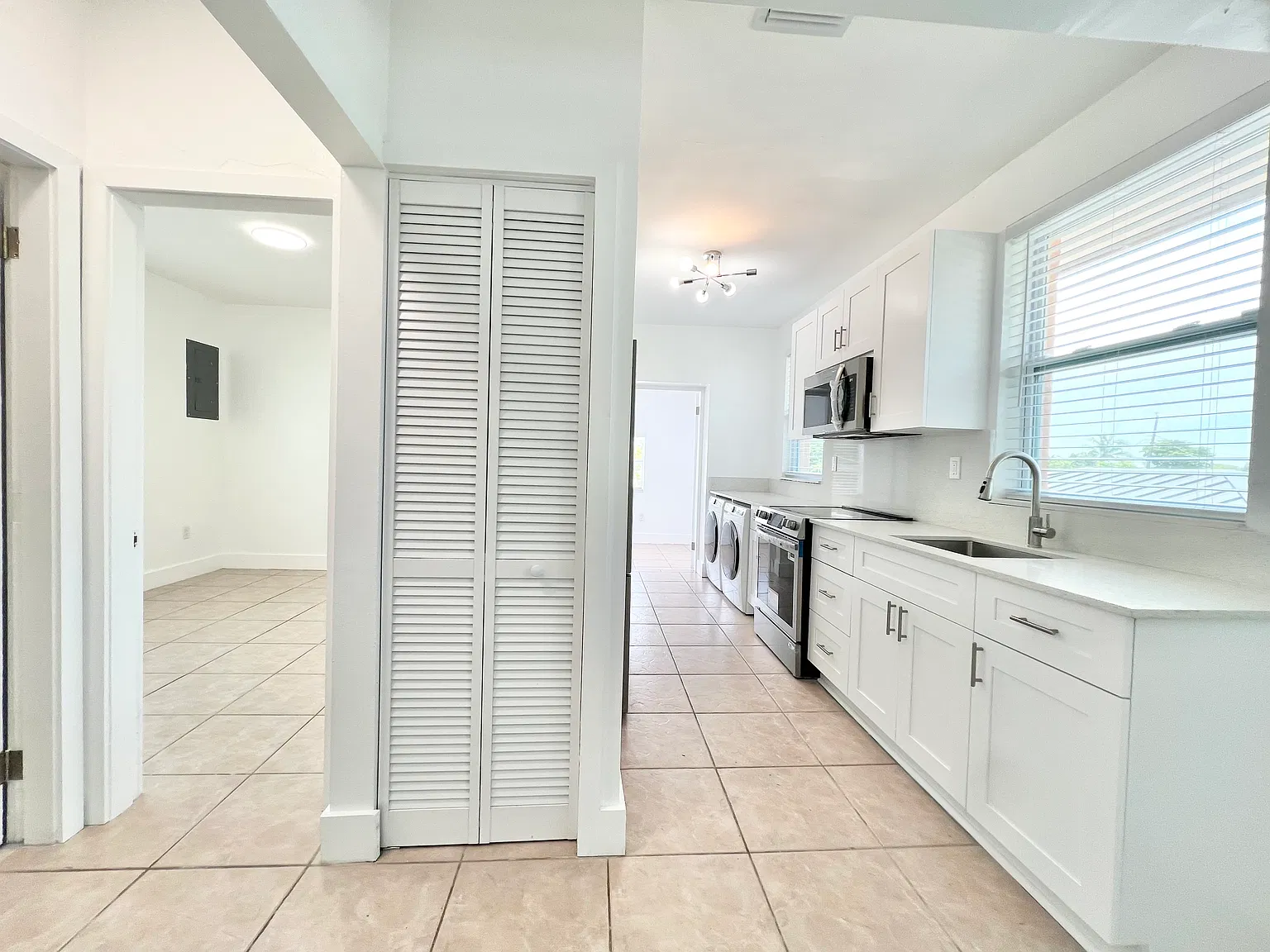 3 bed, 950 sqft, $2,750 — Photo 4