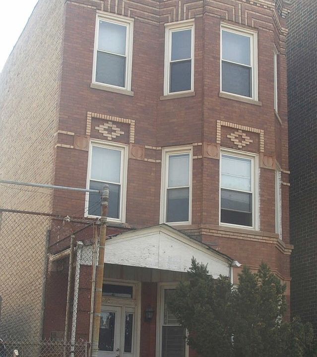 1st image of 1007 N Damen Ave APT 1