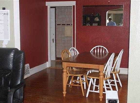 3rd image of 544 Lincoln Ct