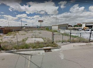 8th St NW, Albuquerque, NM 87102