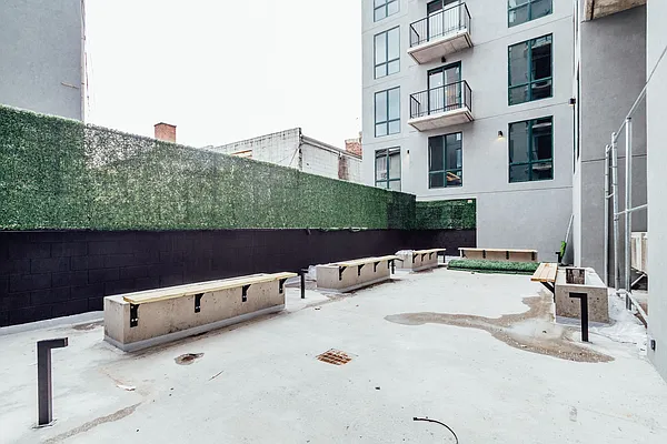 Rented by Nooklyn NYC LLC | media 47