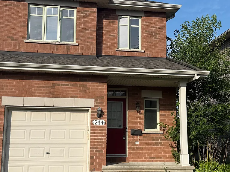 244 Eye Bright Cres — Photo 1