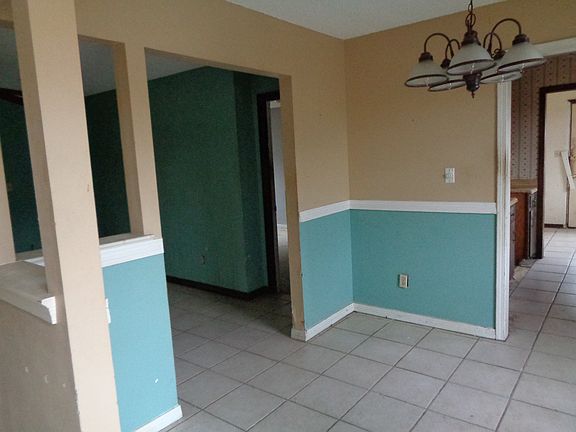 5th image of 10695 Bridge Creek Dr