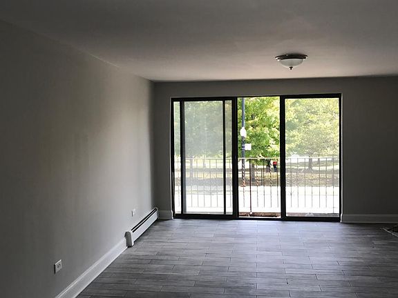 3rd image of 3940 N Narragansett Ave APT 1N