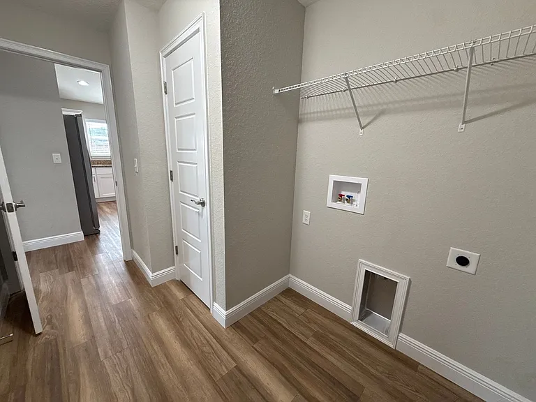 309 Locust Rd — Photo 24